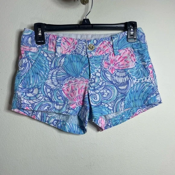 LILLY PULITZER "WALSH"
BLUE SHELL TO RAISE HAVEN
SHORTS SIZE- 00 - Picture 5 of 15
